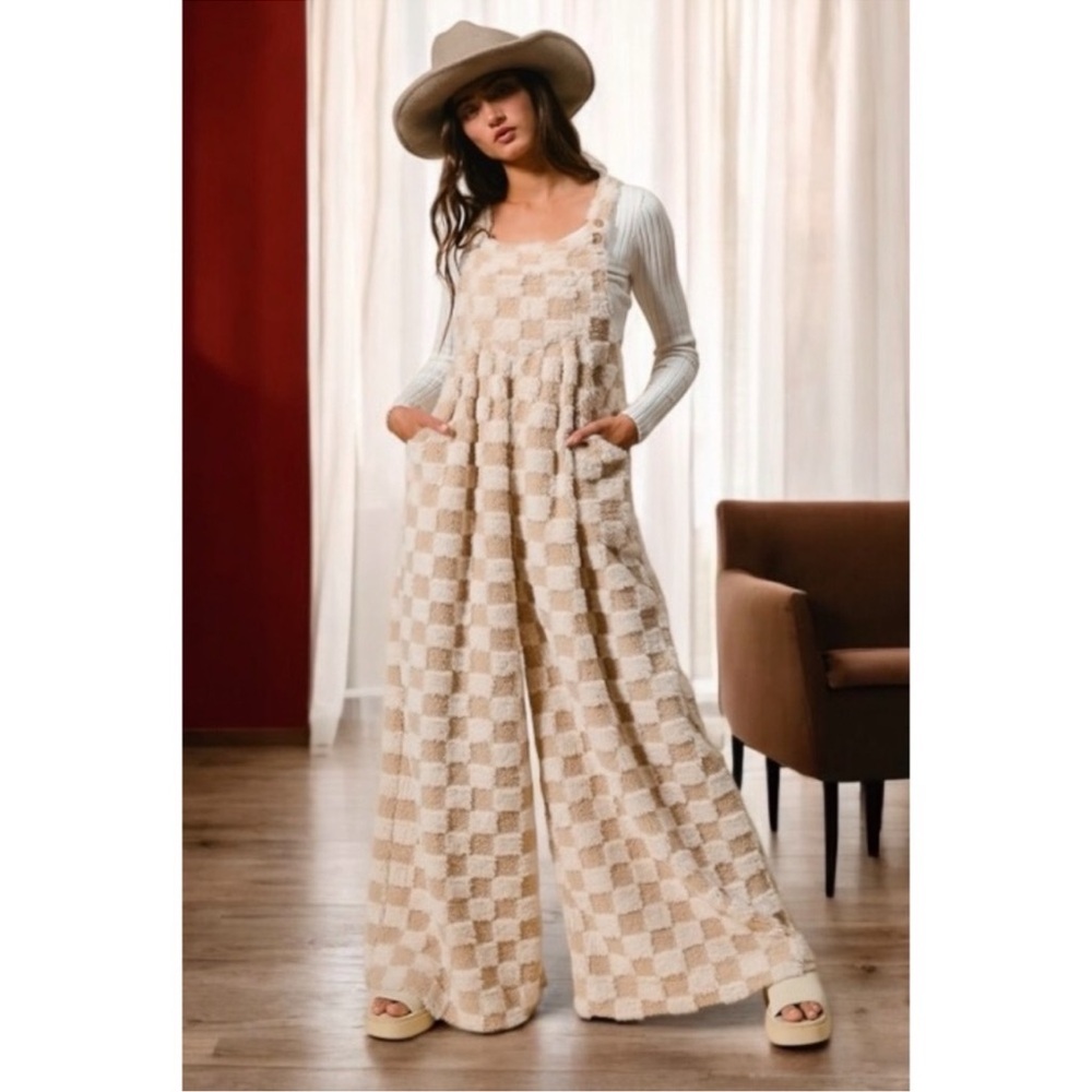 BiBi Checker Print Sherpa
Wide Leg Overalls 
Mocha/Latte